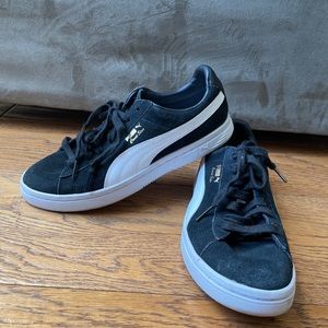 PUMA Court Stars Size 6